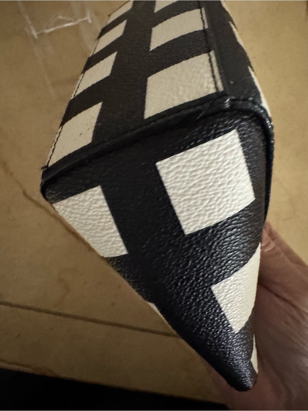 KATE SPADE COSMETIC POUCH - Picture 7 of 8